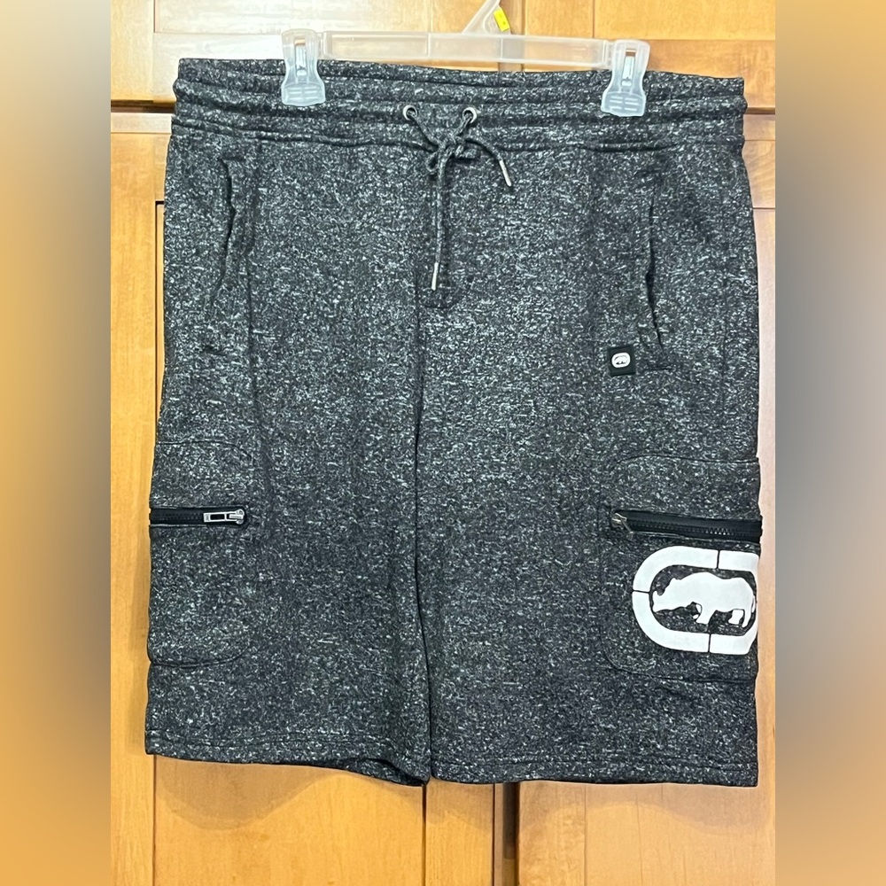 Ecko Men's Gray Cargo Shorts, Zippered cargo Pockets, Size Large